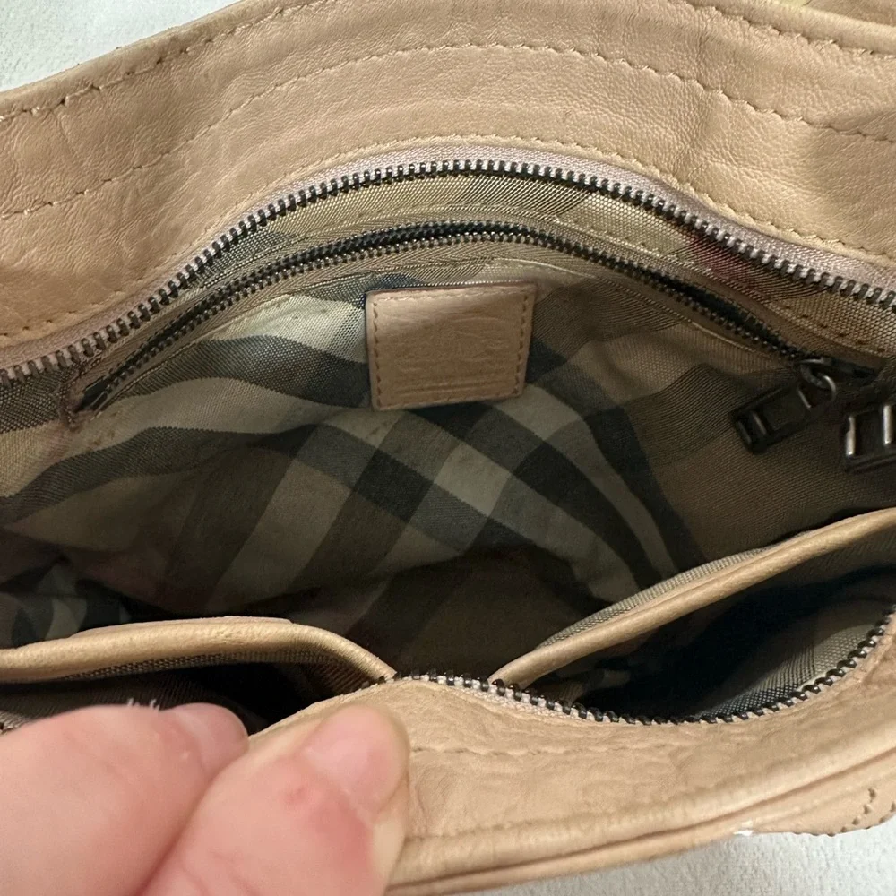 Burberry Vintage Whisper Pink Leather Crossbody Bag - Picture 9 of 14